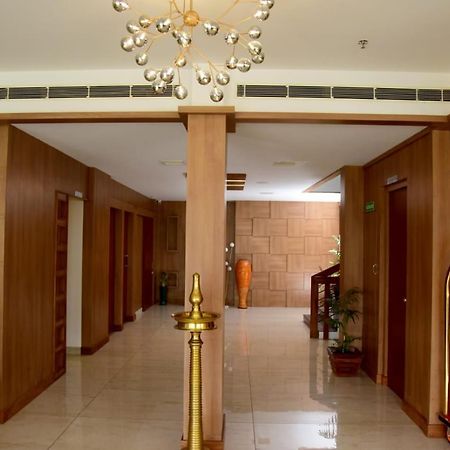 Hotel Emerald Palace Kottiyam ภายนอก รูปภาพ