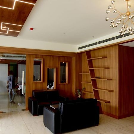 Hotel Emerald Palace Kottiyam ภายนอก รูปภาพ